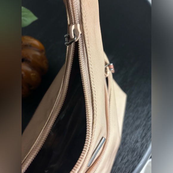 Authentic GUCCI y2 Jackie Shoulder Bag TwoTone Creamy Taupe Canvas/Leather - Picture 11 of 16